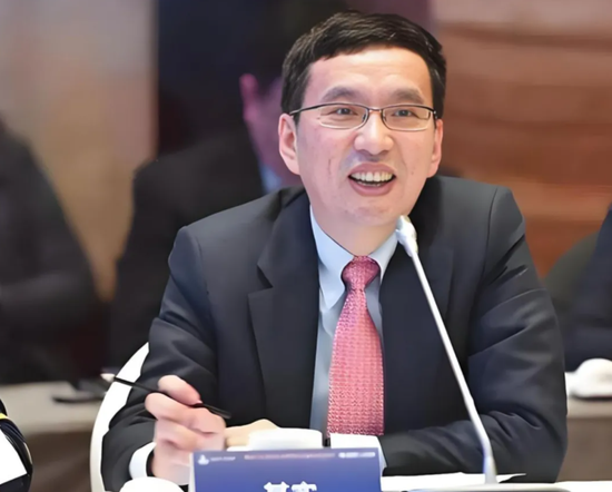 东方财富“暴利”：上半年营收105亿	，净利81亿，计入政府补助4亿 却不分红 其实家族去年套现92亿